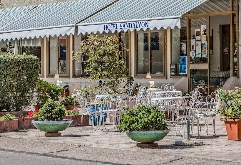 בית מלון כפרי Sandalyon