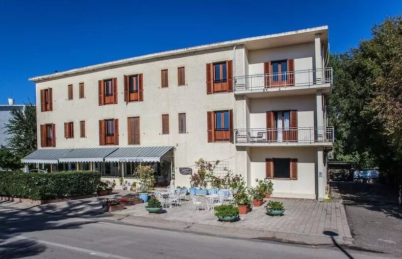 בית מלון כפרי Sandalyon