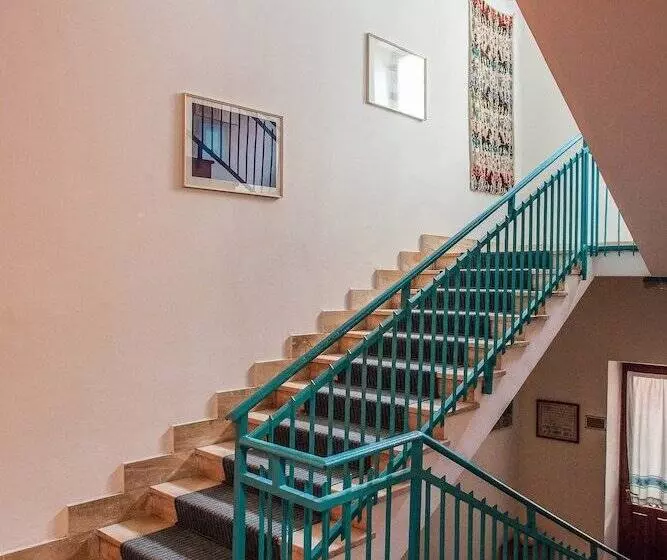 בית מלון כפרי Sandalyon