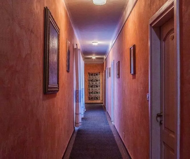 בית מלון כפרי Sandalyon