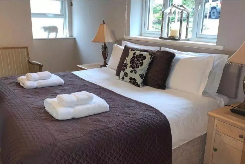 בית מלון כפרי The Curious Fox