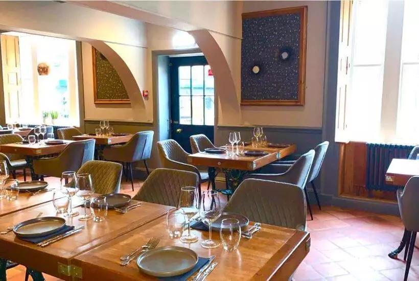 בית מלון כפרי The Curious Fox