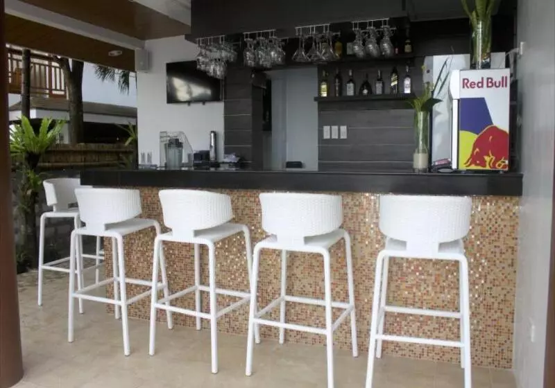 Hotel White House Beach Resort