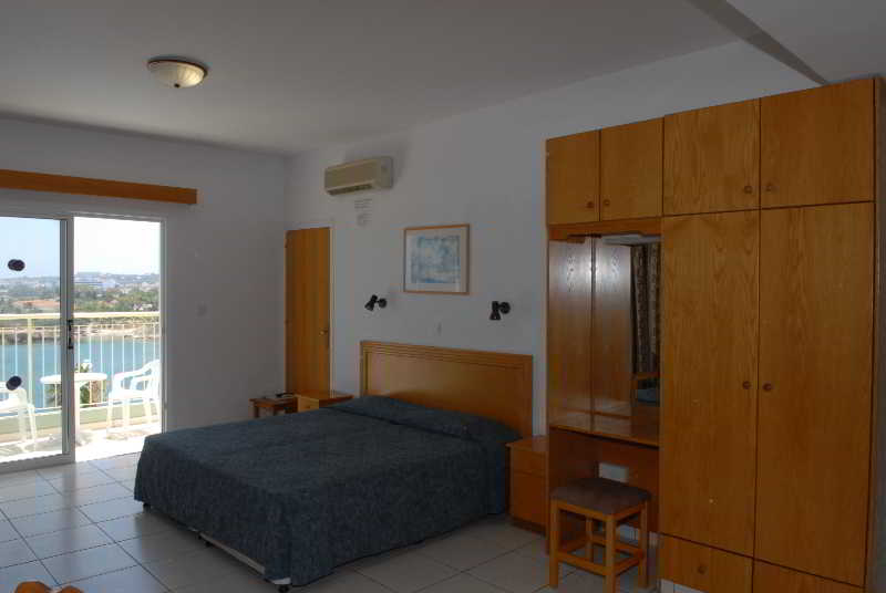 Maistrali Beach Hotel Apts