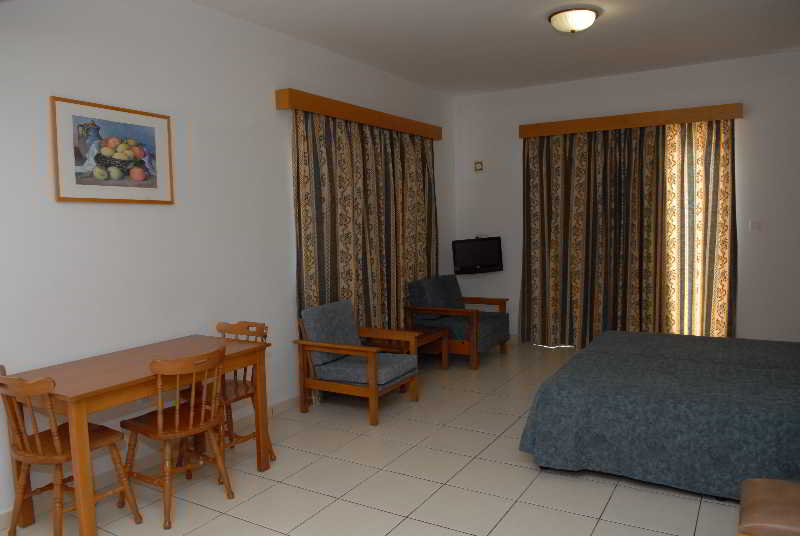 Maistrali Beach Hotel Apts