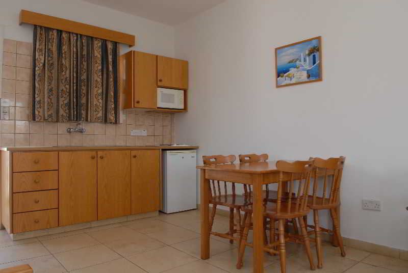 Maistrali Beach Hotel Apts