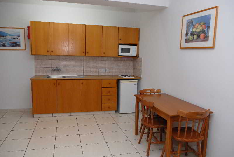 Maistrali Beach Hotel Apts