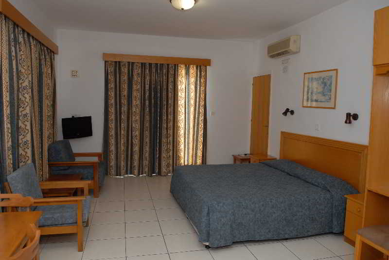 Maistrali Beach Hotel Apts