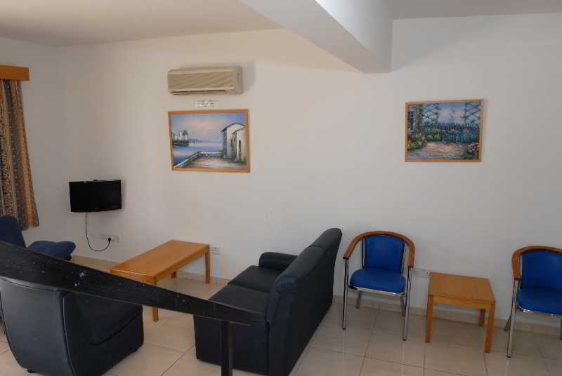 Maistrali Beach Hotel Apts