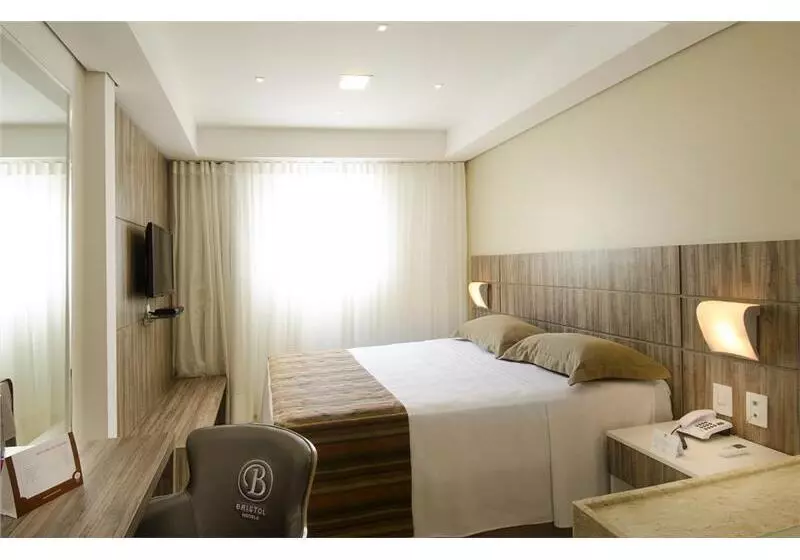 Profissionalle Hotel São Luís