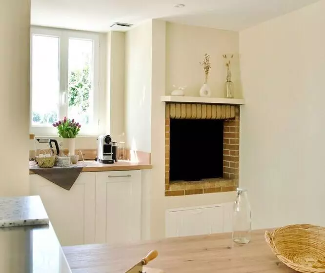 Aamiaismajoitus (B&B) Château Haut Brisson