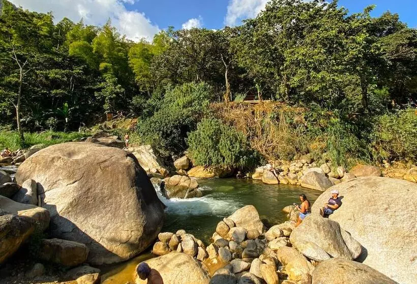 Hotelli Hostería El Sendero Cocorná