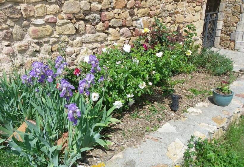 Bed and Breakfast Le Donjon De La Reine Margot