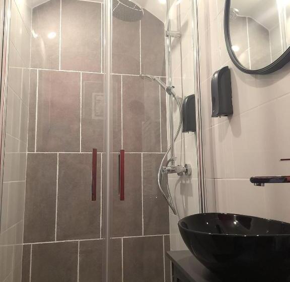 Bed and Breakfast Les Roches Restaurant & Chambre D Hotes