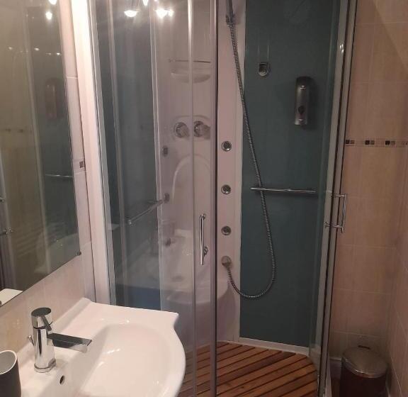 Bed and Breakfast Les Roches Restaurant & Chambre D Hotes