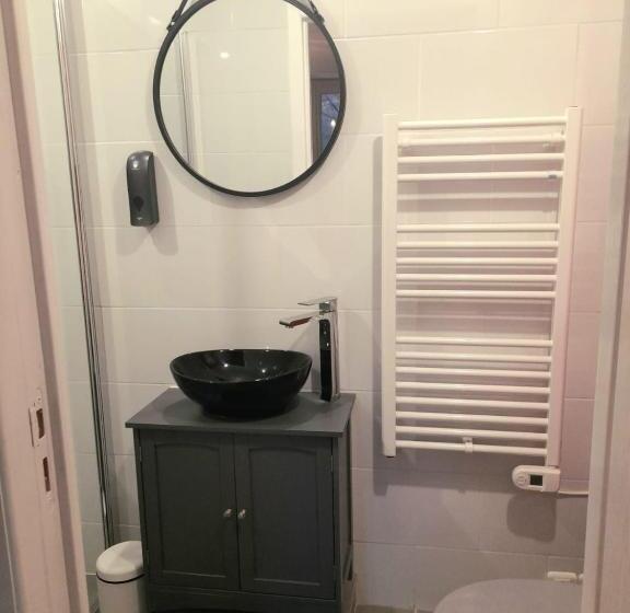 Bed and Breakfast Les Roches Restaurant & Chambre D Hotes