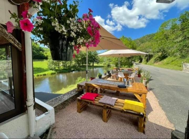 Bed and Breakfast Les Roches Restaurant & Chambre D Hotes