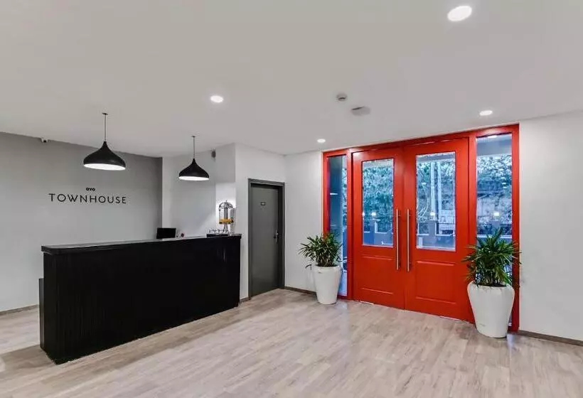 Hotelli Super Townhouse 096 Lohia Park