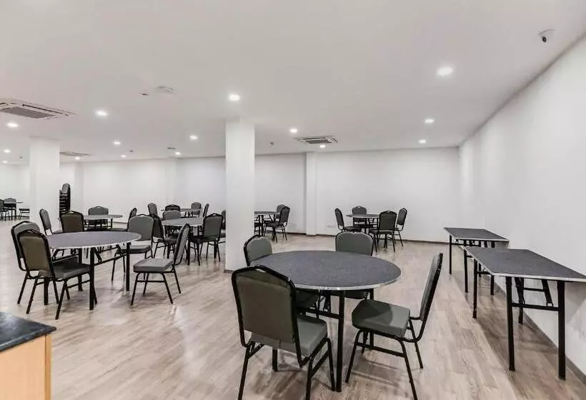 Hotelli Super Townhouse 096 Lohia Park