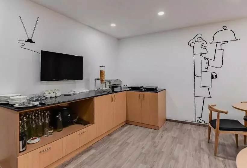Hotelli Super Townhouse 096 Lohia Park