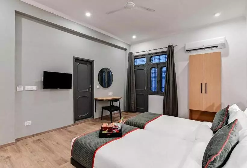 Hotelli Super Townhouse 096 Lohia Park