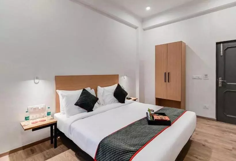 Hotelli Super Townhouse 096 Lohia Park