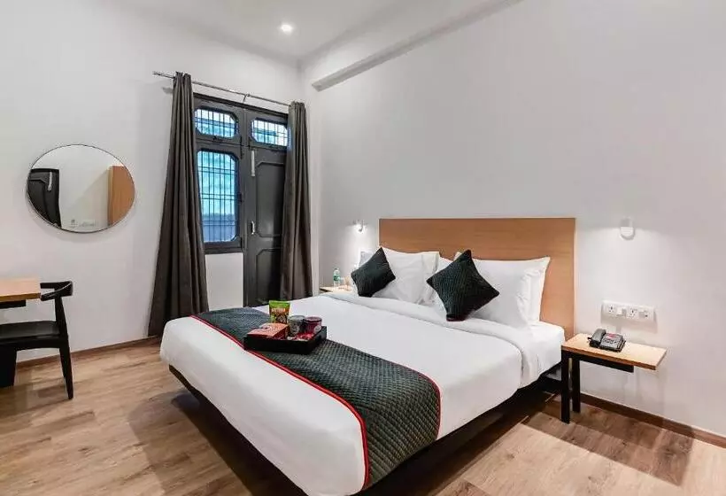 Hotelli Super Townhouse 096 Lohia Park