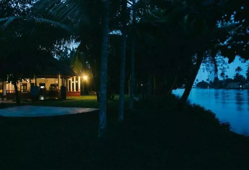 Palmgrove Lake Resort