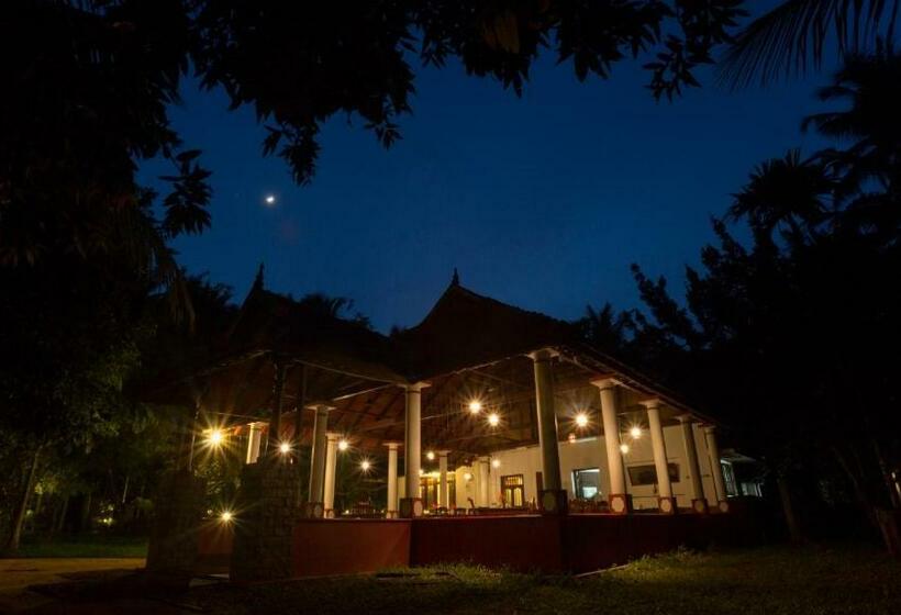 Palmgrove Lake Resort