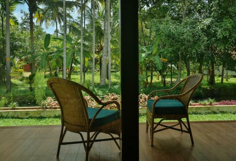 Palmgrove Lake Resort