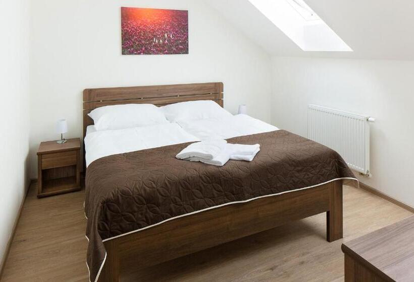 بنسيون Penzion U Buštíků