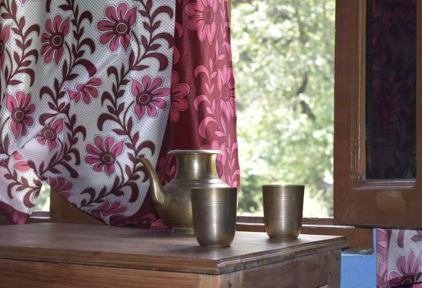 פנסיון Shabnam River View Home Stay