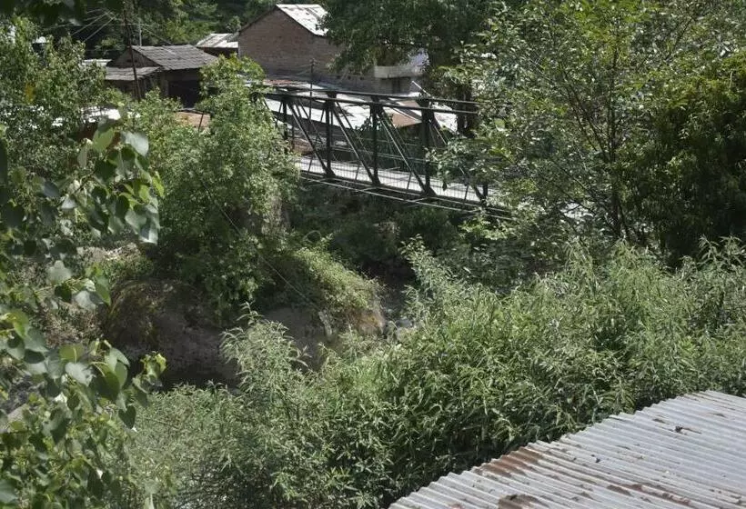 ペンション Shabnam River View Home Stay