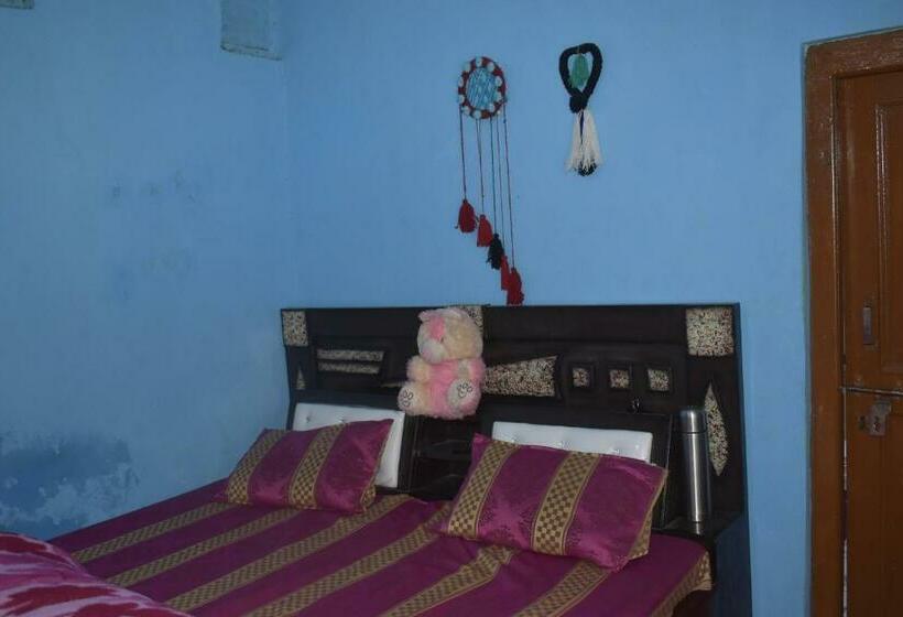 פנסיון Shabnam River View Home Stay