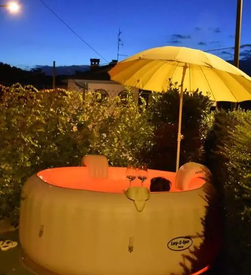 ベッドアンドブレックファースト Al Vecchio Glicine