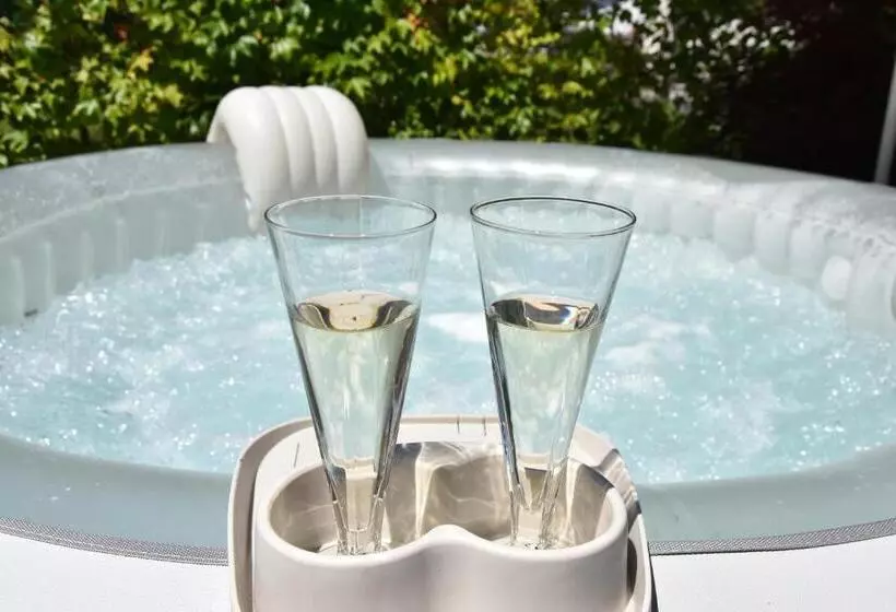 ベッドアンドブレックファースト Al Vecchio Glicine