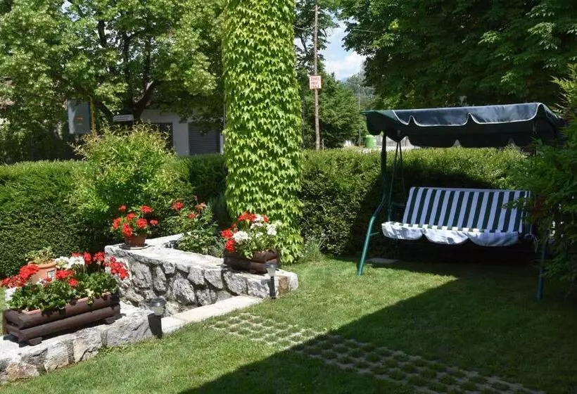 ベッドアンドブレックファースト Al Vecchio Glicine