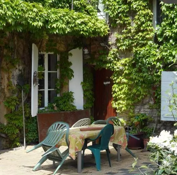 ベッドアンドブレックファースト Chambres D Hôtes Au Presbytère