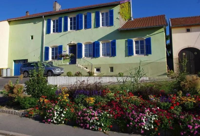 ベッドアンドブレックファースト Chambres D Hôtes Au Presbytère