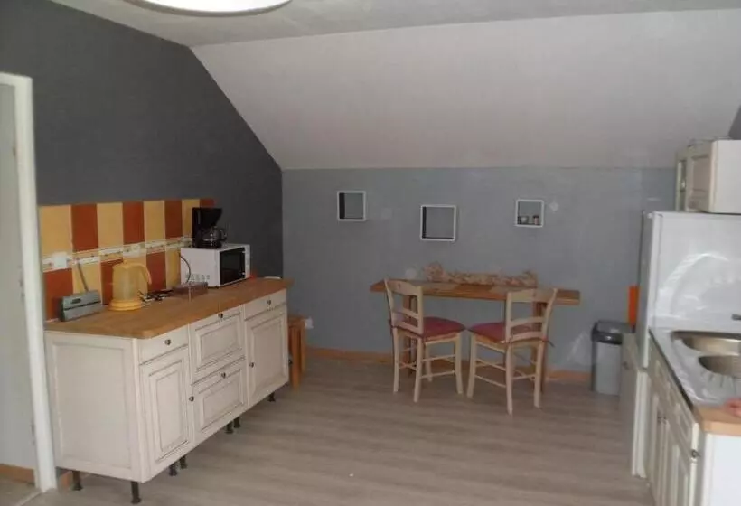 Aamiaismajoitus (B&B) L Etape De St Hilaire La Gravelle