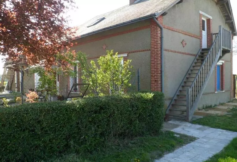 Aamiaismajoitus (B&B) L Etape De St Hilaire La Gravelle