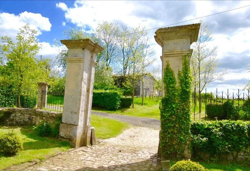 Nocleg ze śniadaniem Le Domaine De Cordey