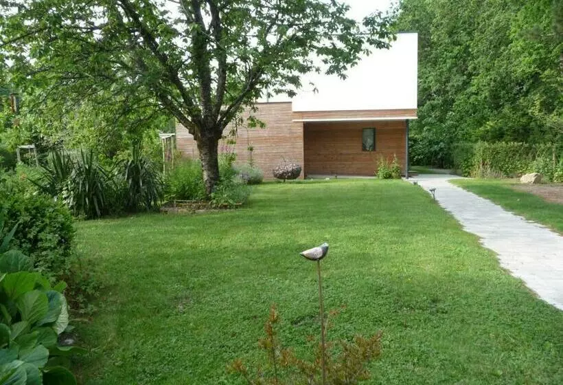 ベッドアンドブレックファースト Le Jardin Aux Oiseaux