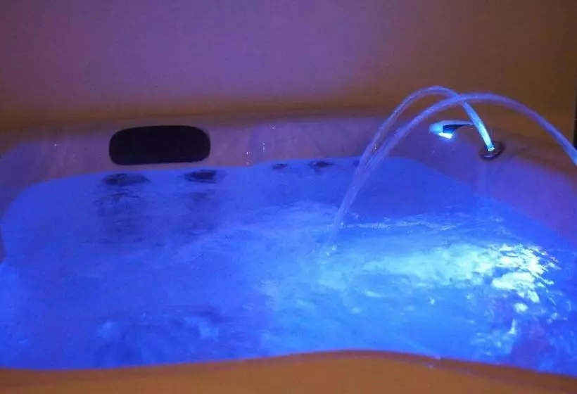 ベッドアンドブレックファースト Les Chambres De Saint Hilaire