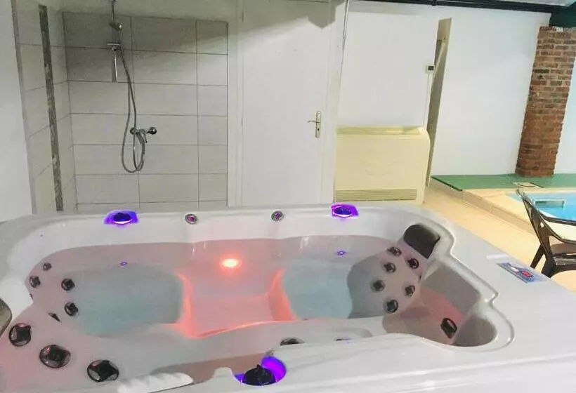 ベッドアンドブレックファースト Les Chambres De Saint Hilaire