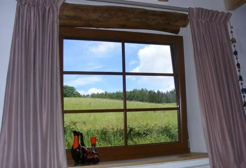 Aamiaismajoitus (B&B) Les Grandes Fontaines