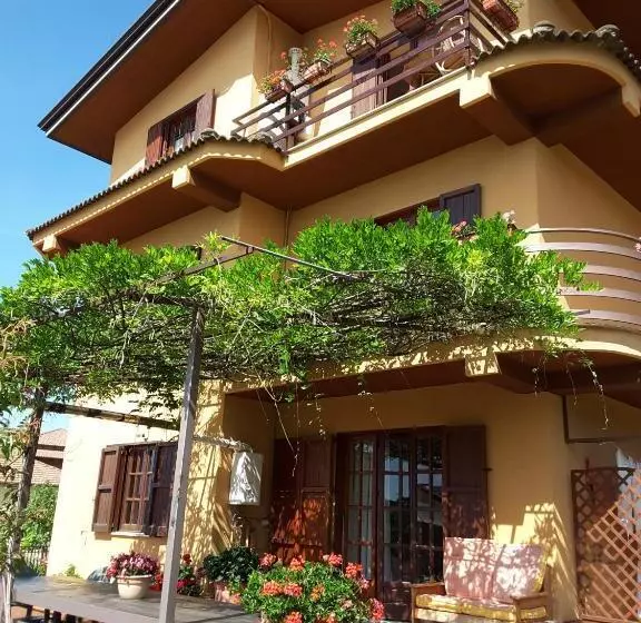 Aamiaismajoitus (B&B) Mansarda Fiorita