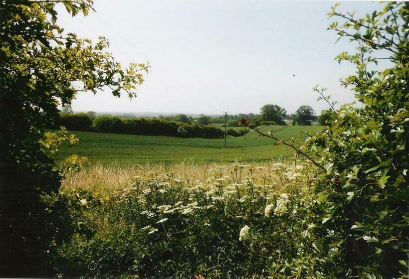 ベッドアンドブレックファースト The Old School House Mordington