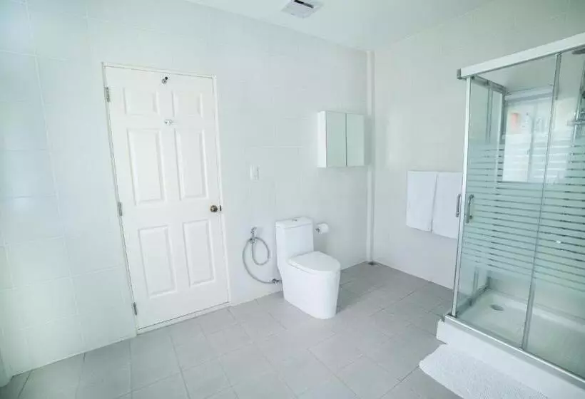 Bohol White House Bed & Breakfast