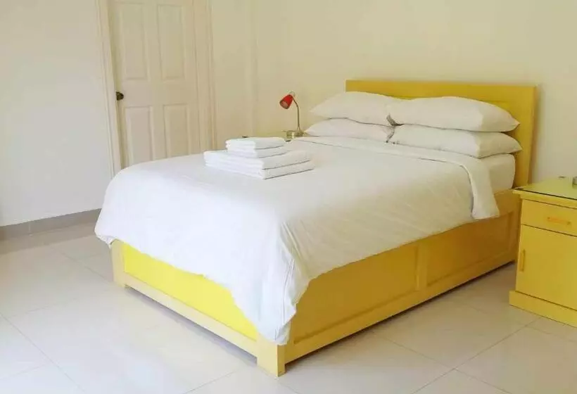 Bohol White House Bed & Breakfast